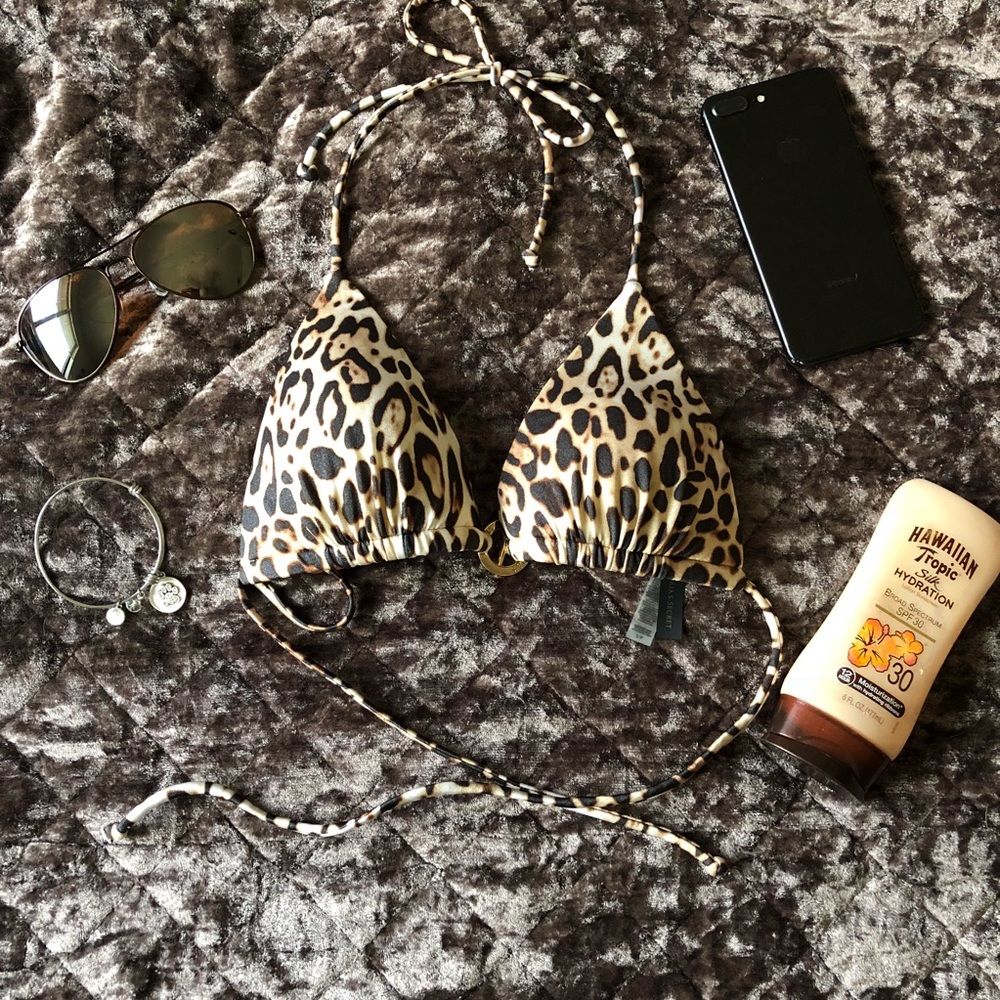 New Victoria’s Secret Cheetah Print Swim Top